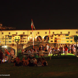 Magico relax ai Canottieri con vista Ponte Vecchio.