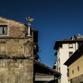 Antico orologio solare sul Ponte Vecchio, la meridiana.